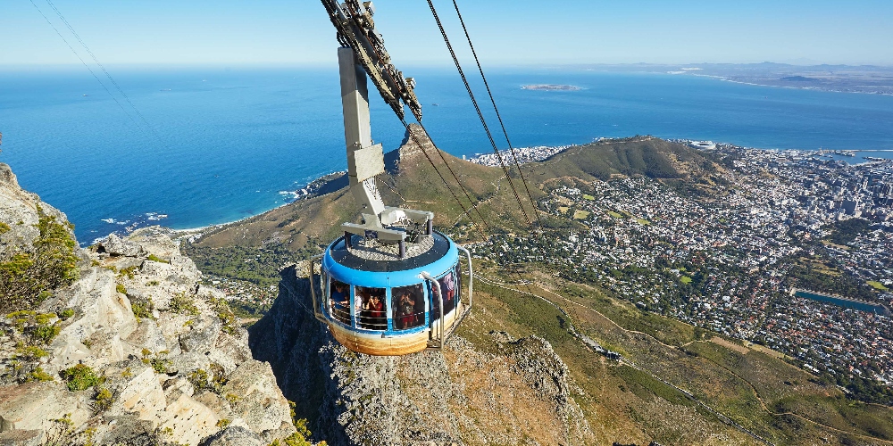 Entdecken Sie Kapstadts berühmte Tafelberg, das Wahrzeichen der Stadt